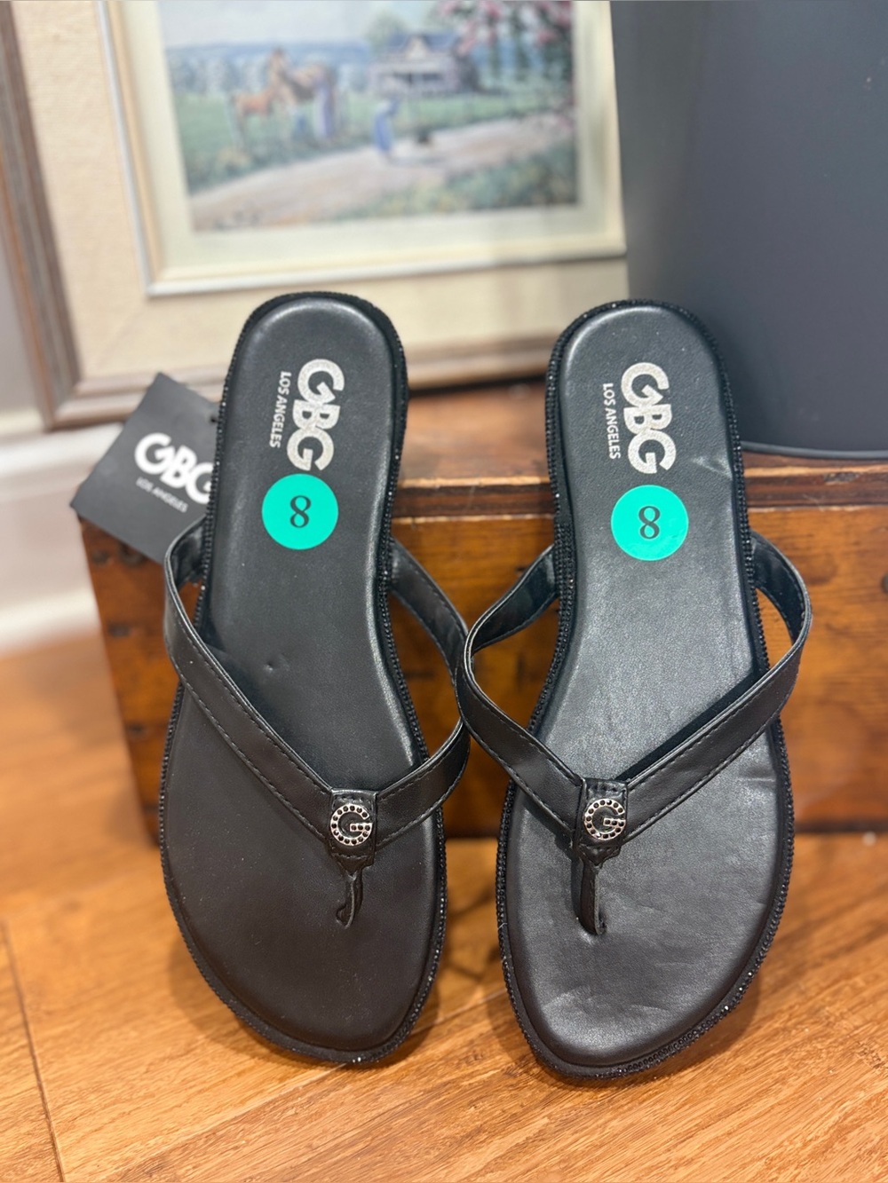 New! GBG Los Angeles Sandals Black Thong with Sparkle Trim Branded Accent SZ 8